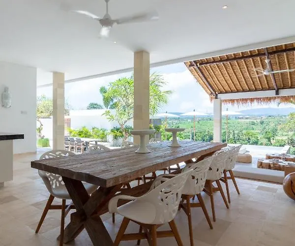 Rasa Senang, With Private Cook And Pool * Karangasem